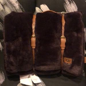 Ugg polar throw and pillow set